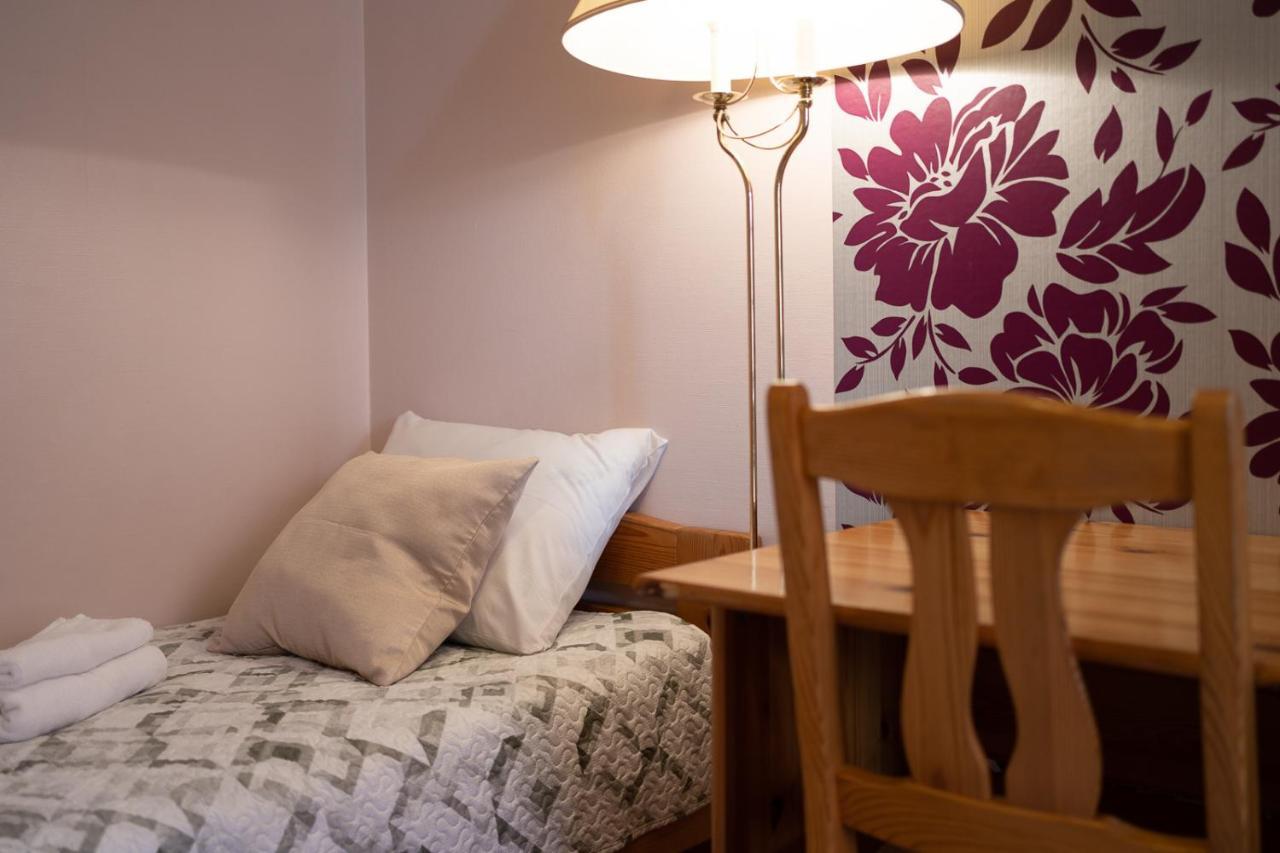 Pueha Vaimu Kuelalistemaja Hotell Tallinn Exteriör bild